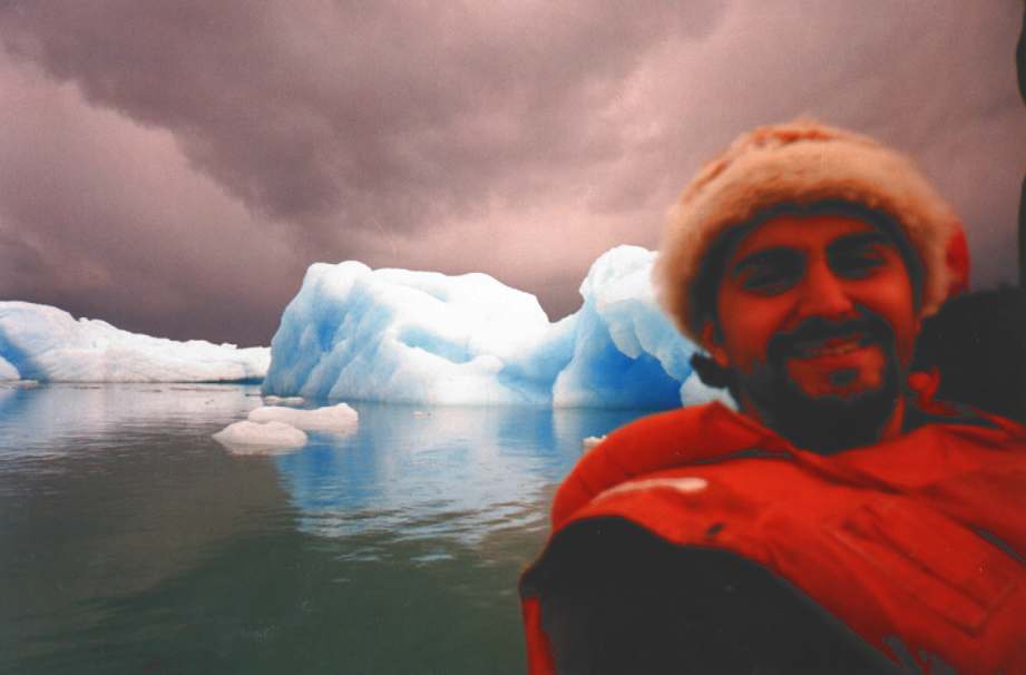Visita en Barco y Lancha a la Laguna de San Rafael ( Zona de Icebergs )