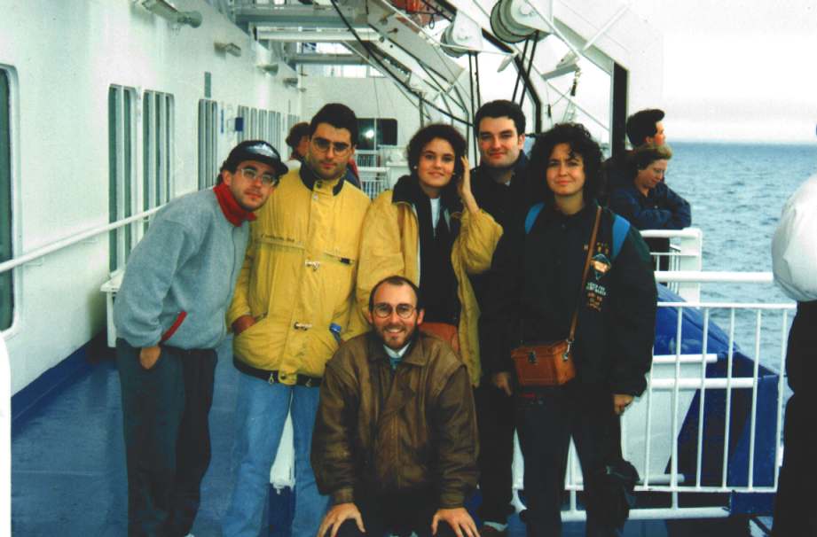 De viaje a Inglaterra en el Ferry, con mi vencio Luis Montes, dos amigas y unos espaoles ( El de barbas me llevo en coche a Minehead )