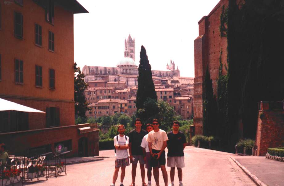 Tambien, dimos una vuelta turistica por Siena, con toda la pea
