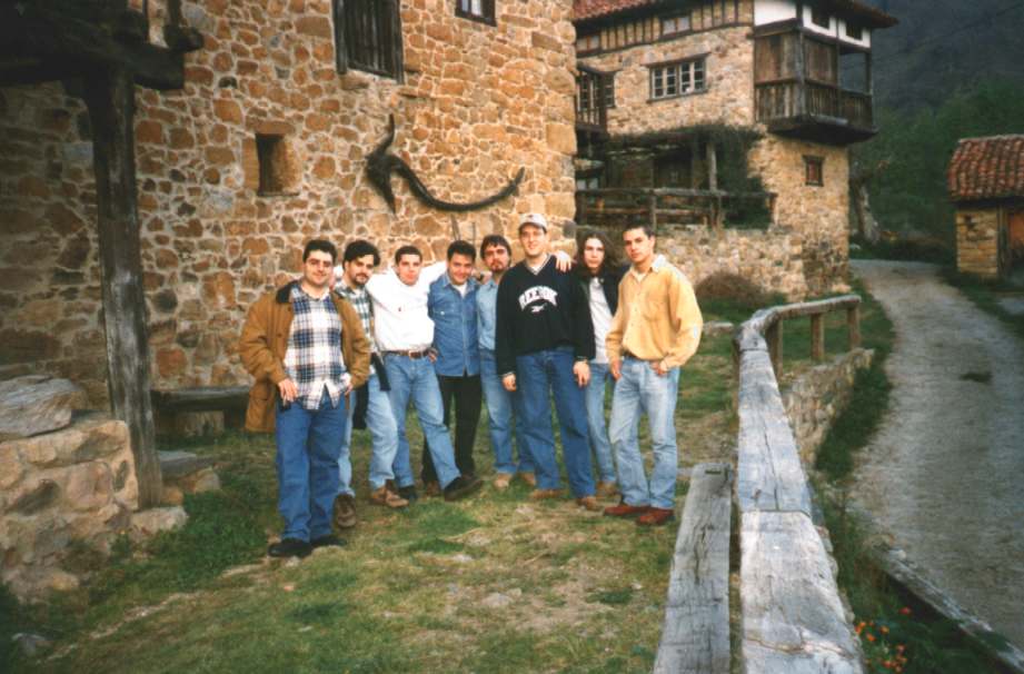En Casa Rural de Luriezo con Jaime, Nacho, Edu, Roberto , Andres y Juan