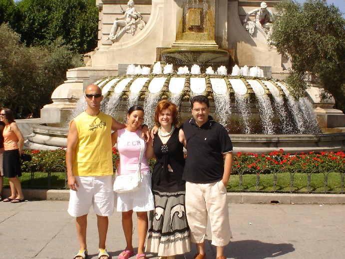 En Plaza Espaa con loss cuados